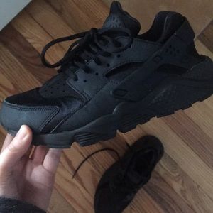 Women’s Nike Huarches